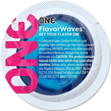 Ароматизированный презерватив ONE FlavorWaves Banana Split, 1 шт, желтый, запах бананового десерта SX0753 фото